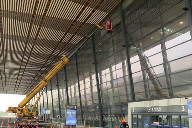 汕头玻璃幕墙维护和保养